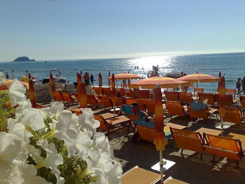Hotel Gabbiano Alassio Exterior foto